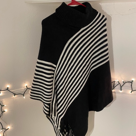 Tops - Black and White Striped Poncho